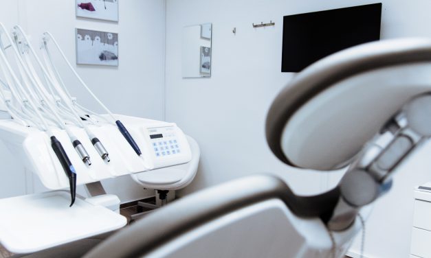 Behandelingen die een cosmetische tandarts kan uitvoeren
